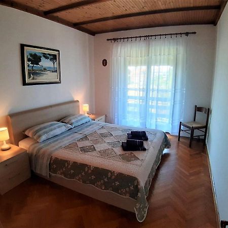 Apt Mirella Apartment Ровінь Екстер'єр фото
